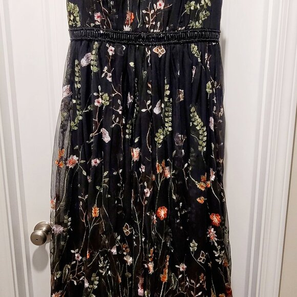 NEW Mac Duggal Floral Embroidered Sleeveless A Line Gown - Picture 6 of 11